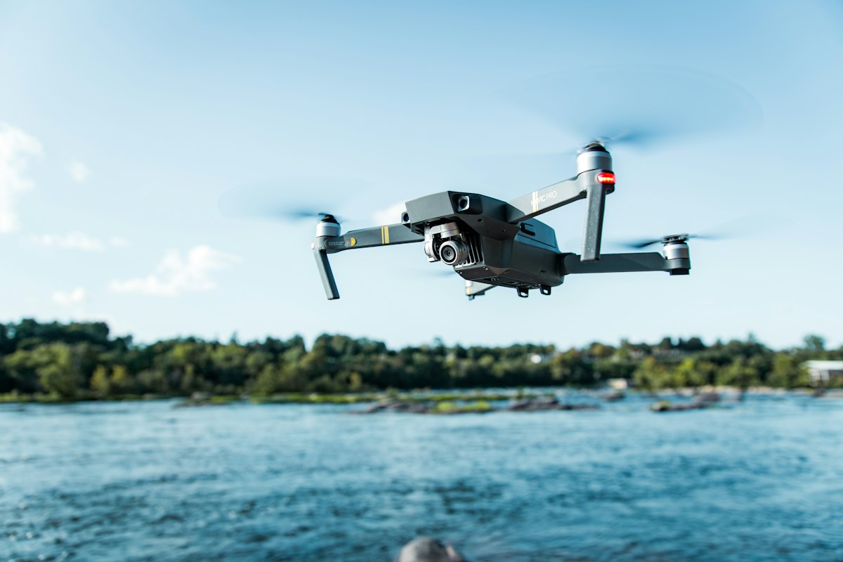 Drone em voo — referência de operação